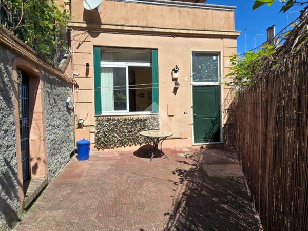 appartamento in vendita a Genova in zona Staglieno