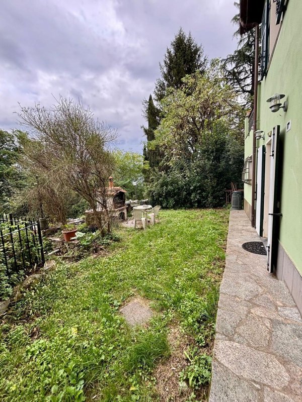 appartamento in vendita a Genova in zona Bolzaneto