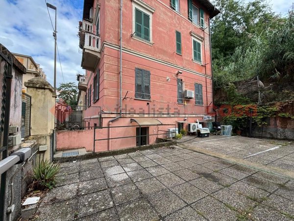 locale di sgombero in vendita a Genova