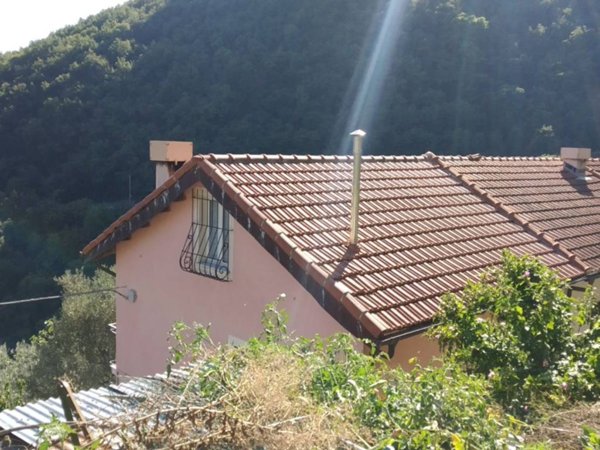 casa indipendente in vendita a Genova in zona Struppa