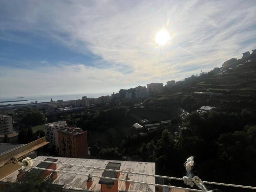 appartamento in vendita a Genova in zona Palmaro / Pra'