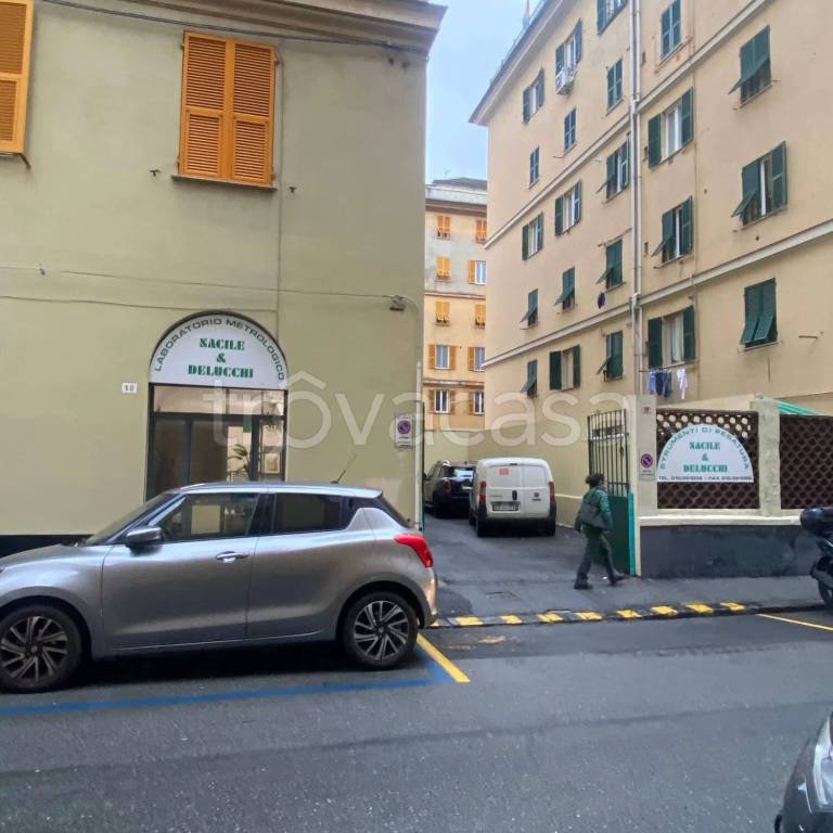 appartamento in vendita a Genova in zona Foce