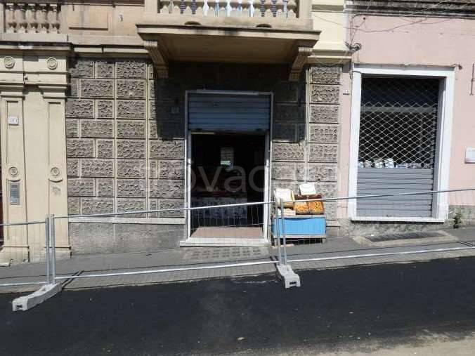 negozio in vendita a Genova in zona Sestri Ponente