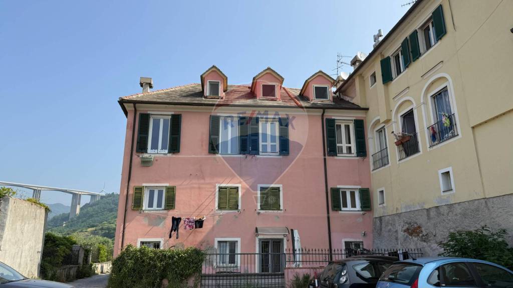 appartamento in vendita a Genova in zona Voltri