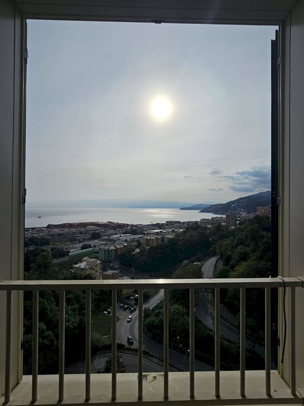 appartamento in vendita a Genova in zona Palmaro / Pra'