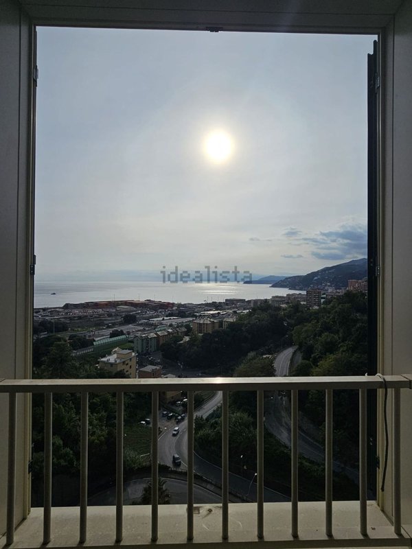 appartamento in vendita a Genova in zona Palmaro / Pra'