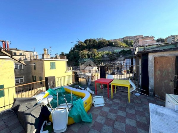 appartamento in vendita a Genova in zona Rivarolo