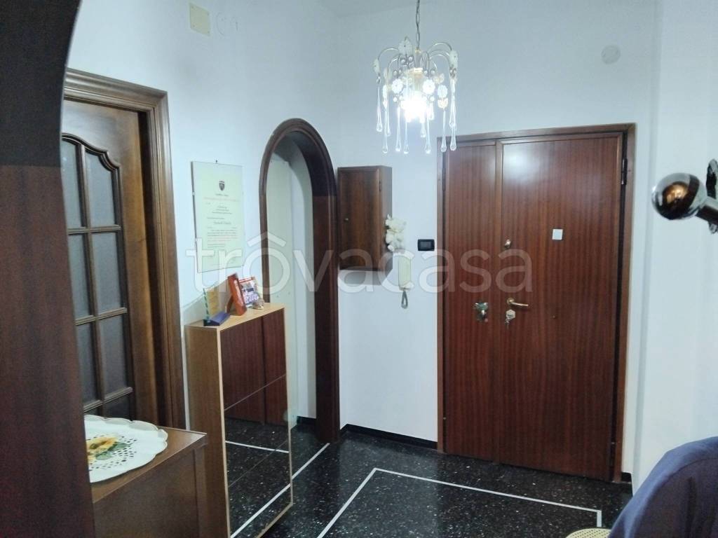 appartamento in vendita a Genova in zona Rivarolo
