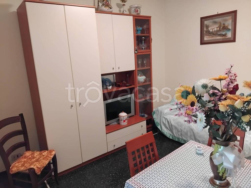 appartamento in vendita a Genova in zona Rivarolo