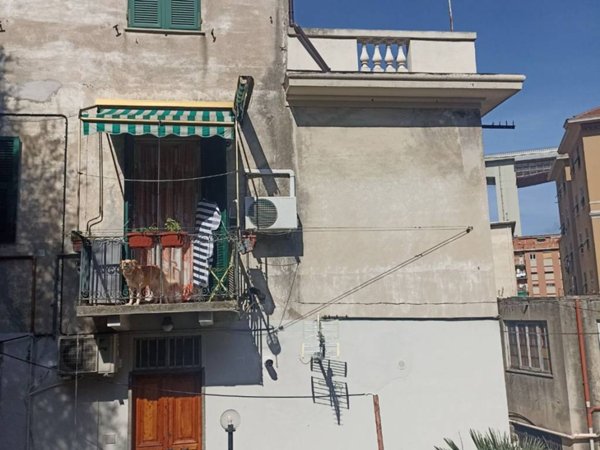 appartamento in vendita a Genova in zona Molassana