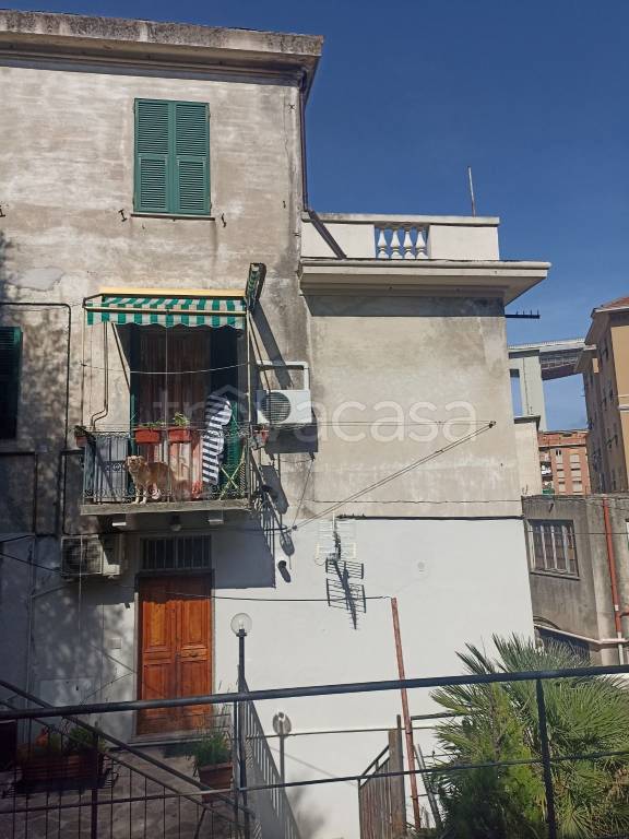 appartamento in vendita a Genova in zona Molassana