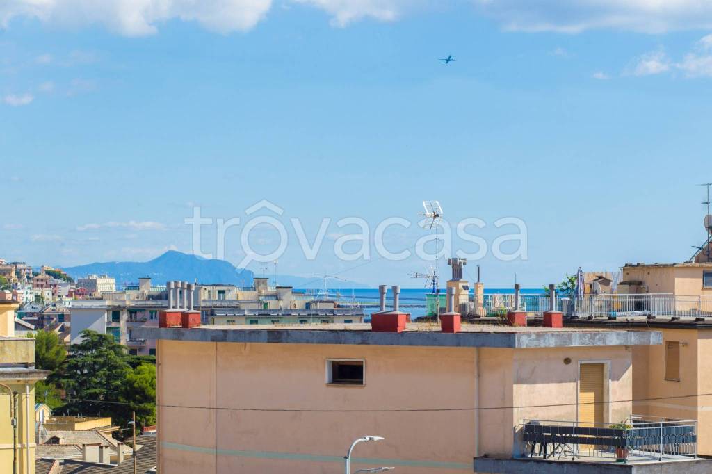 appartamento in vendita a Genova in zona Palmaro / Pra'