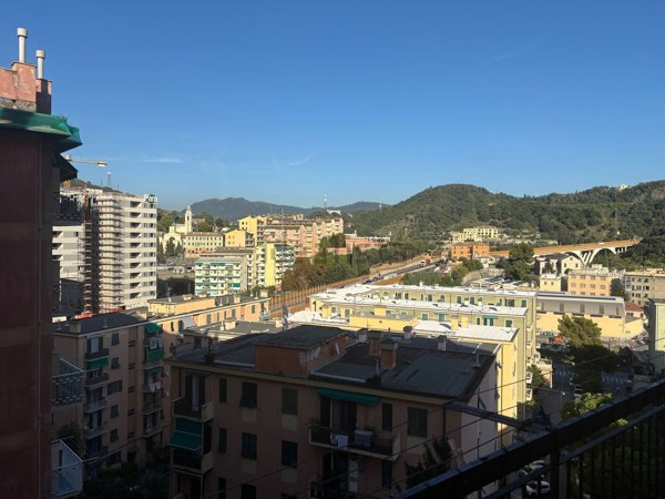 appartamento in vendita a Genova in zona Sestri Ponente