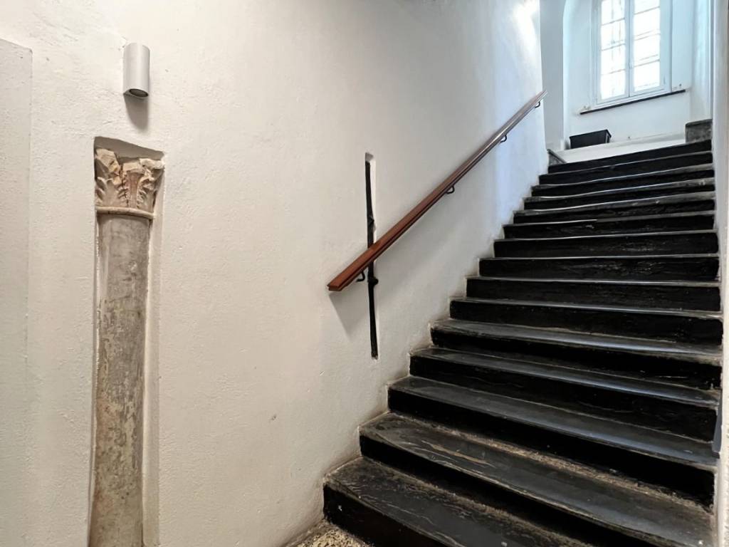 appartamento in vendita a Genova in zona Sottoripa / Maddalena / Molo