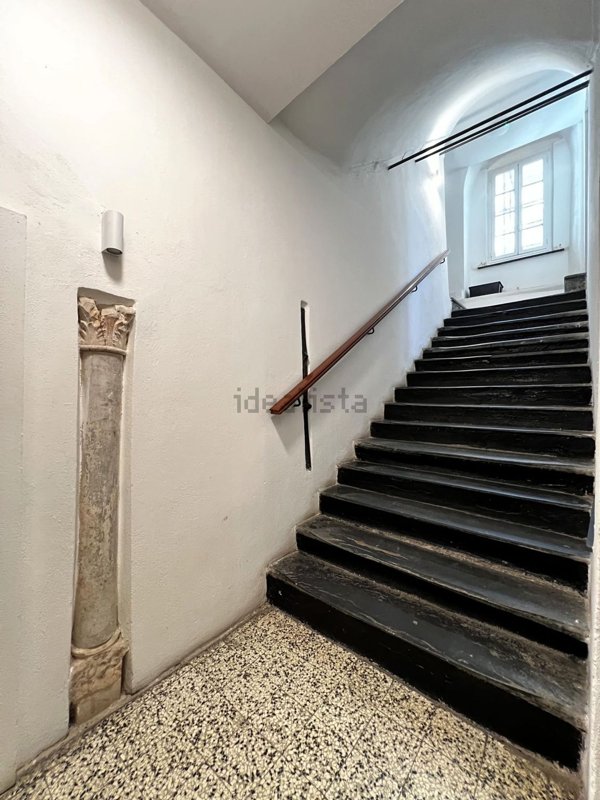 appartamento in vendita a Genova in zona Sottoripa / Maddalena / Molo