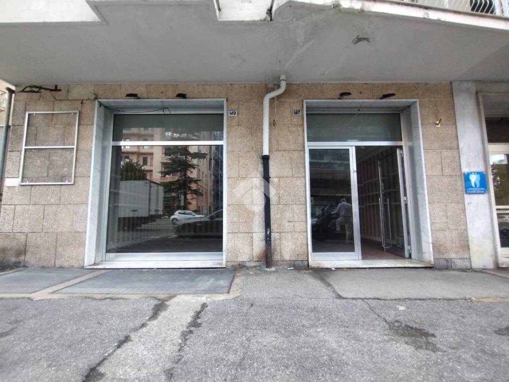 negozio in vendita a Genova in zona San Martino