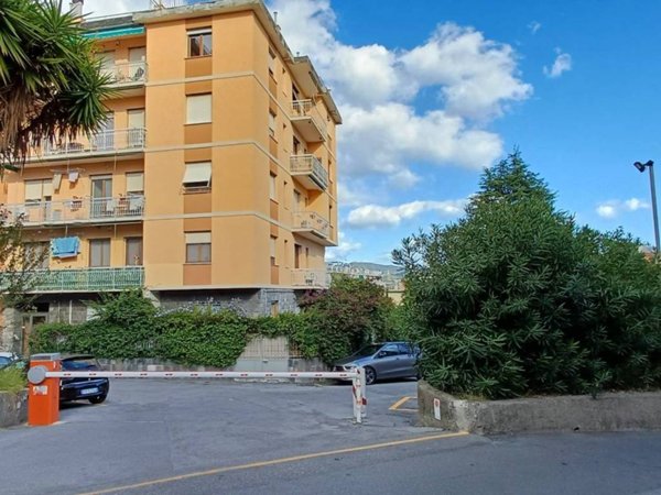 appartamento in vendita a Genova in zona Sestri Ponente