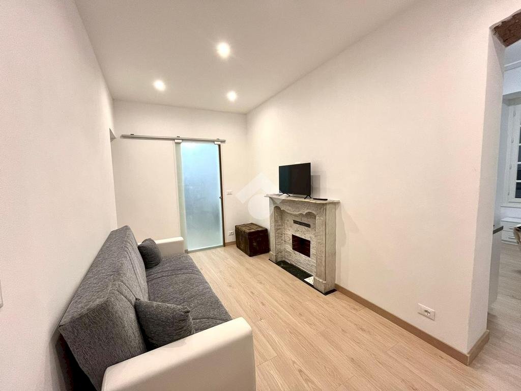 appartamento in vendita a Genova in zona Sottoripa / Maddalena / Molo