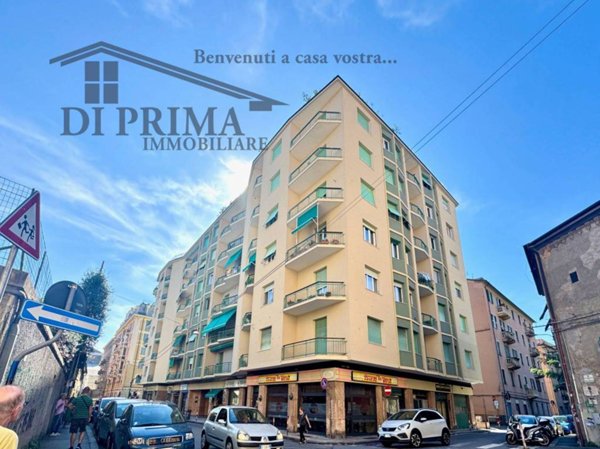 appartamento in vendita a Genova in zona Sestri Ponente