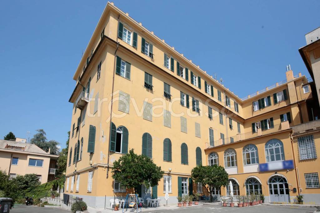 intera palazzina in vendita a Genova in zona Albaro