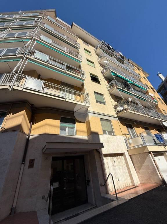 appartamento in vendita a Genova in zona Staglieno