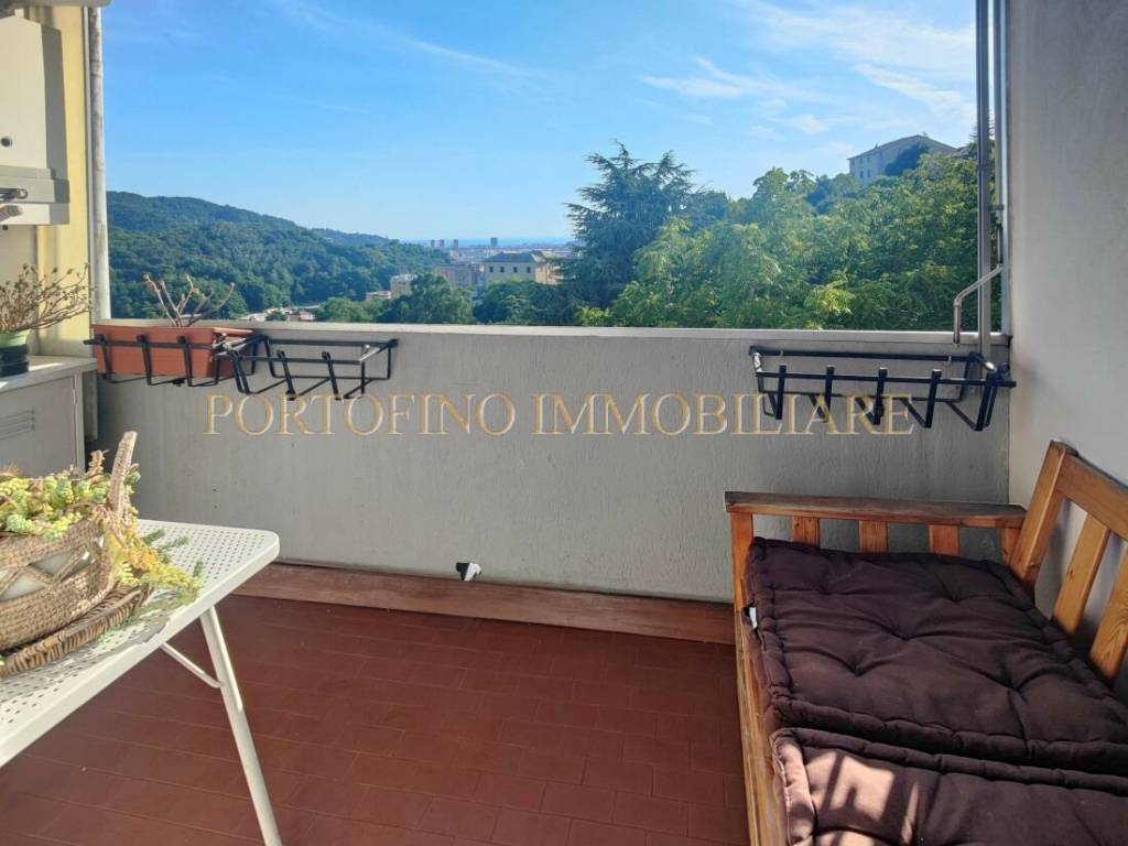 appartamento in vendita a Genova in zona Rivarolo