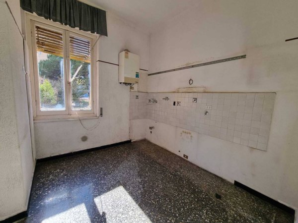 appartamento in vendita a Genova in zona Molassana