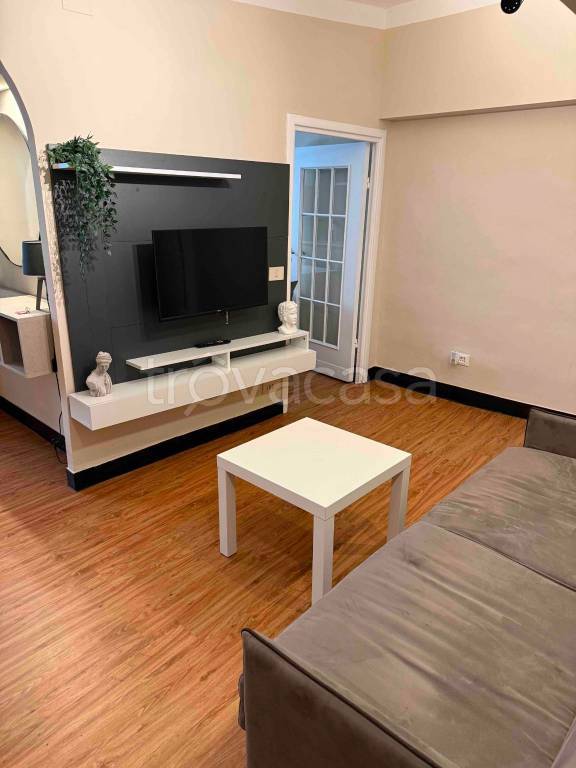 appartamento in vendita a Genova in zona Sottoripa / Maddalena / Molo