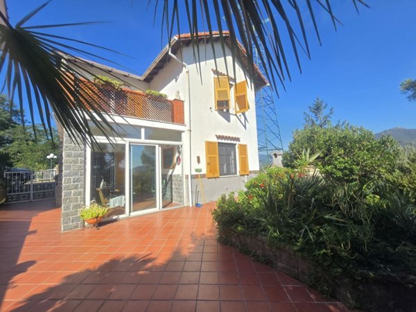 casa indipendente in vendita a Genova in zona Murta
