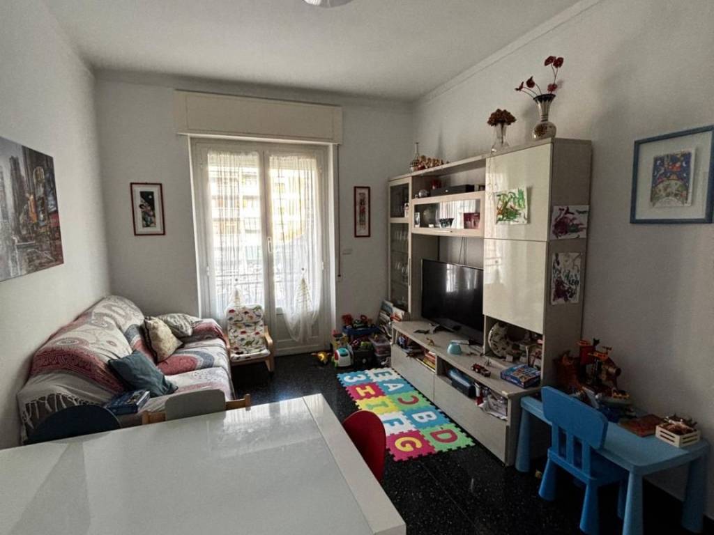 appartamento in vendita a Genova in zona Sturla