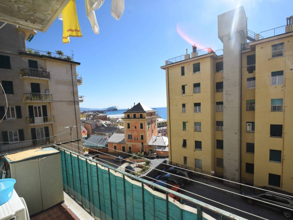 appartamento in vendita a Genova in zona Voltri