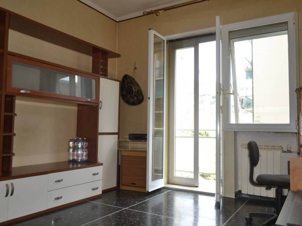 appartamento in vendita a Genova in zona Lagaccio / Granarolo