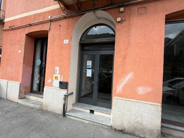 appartamento in vendita a Genova in zona Rivarolo