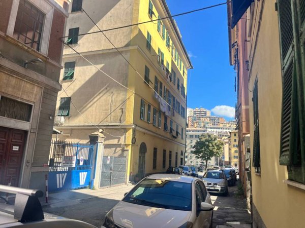 appartamento in vendita a Genova in zona Staglieno