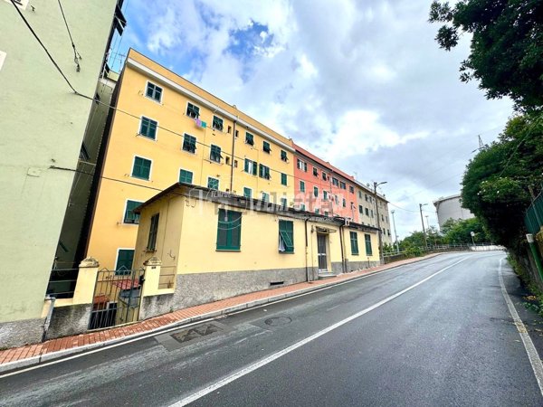 appartamento in vendita a Genova in zona Rivarolo