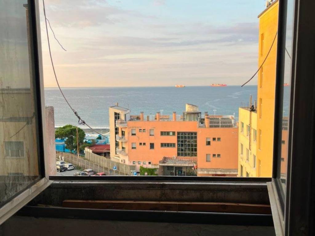 appartamento in vendita a Genova in zona Voltri