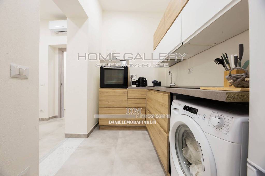 appartamento in vendita a Genova in zona Sottoripa / Maddalena / Molo