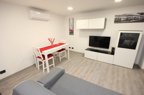 appartamento in vendita a Genova in zona Sottoripa / Maddalena / Molo