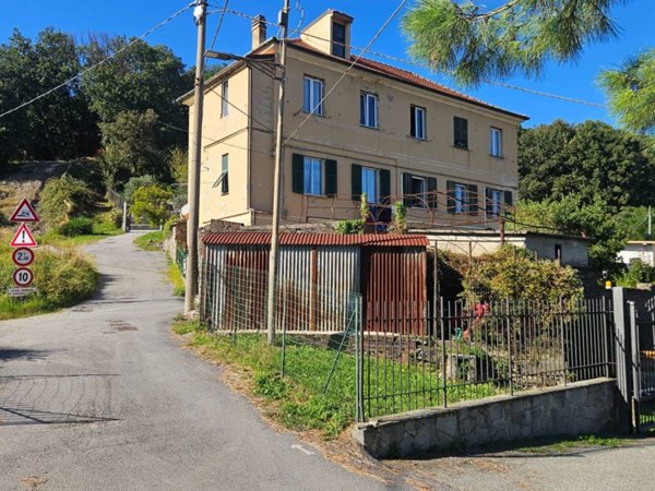 appartamento in vendita a Genova in zona Pontedecimo