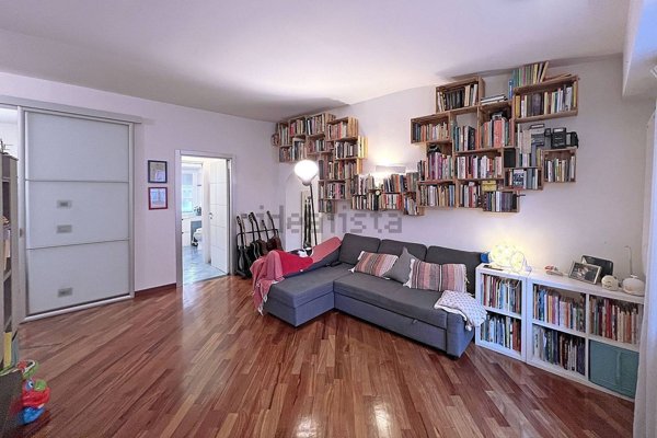 appartamento in vendita a Genova in zona Sestri Ponente