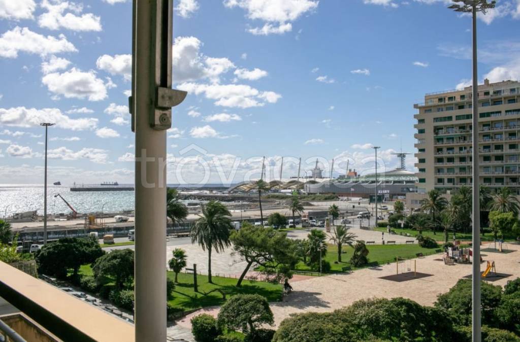 appartamento in vendita a Genova in zona Foce