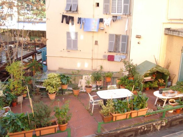 appartamento in vendita a Genova in zona Rivarolo