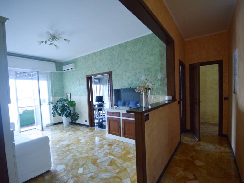 appartamento in vendita a Genova in zona Palmaro / Pra'
