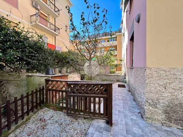 appartamento in vendita a Genova in zona Pegli