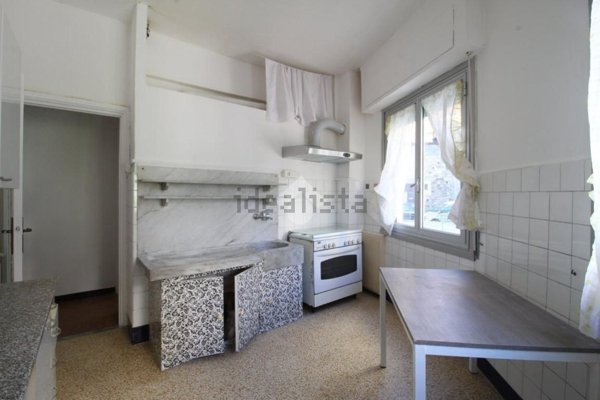 appartamento in vendita a Genova in zona Molassana