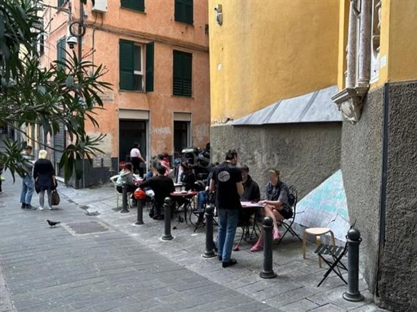 negozio in vendita a Genova in zona Sottoripa / Maddalena / Molo