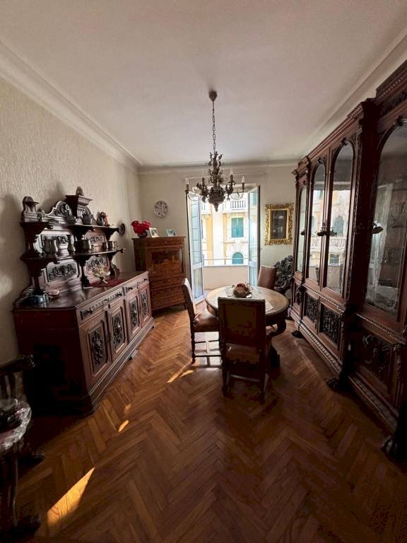 appartamento in vendita a Genova in zona Sturla