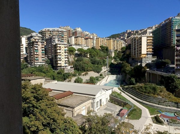 appartamento in vendita a Genova in zona Lagaccio / Granarolo