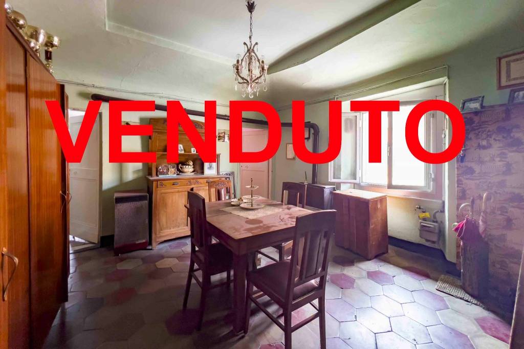 appartamento in vendita a Genova in zona Staglieno