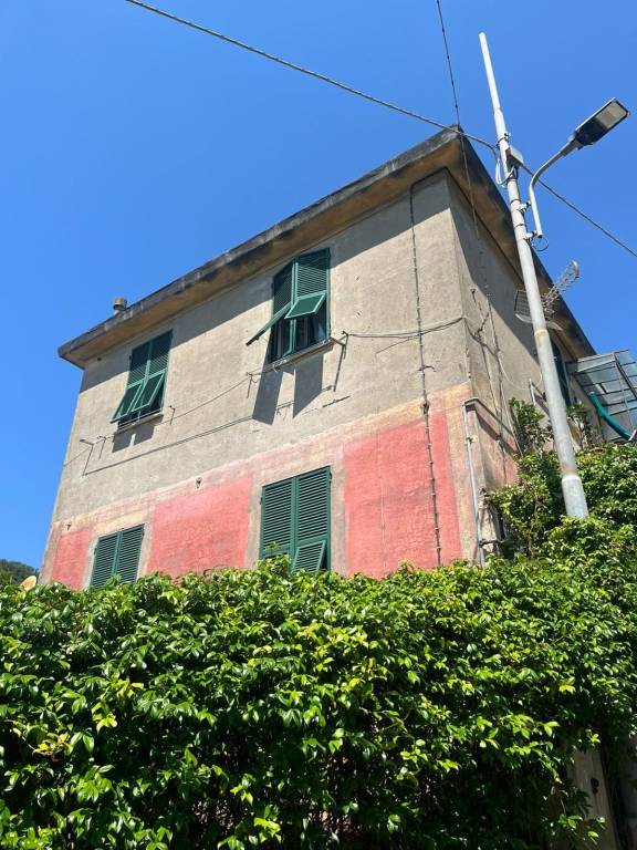appartamento in vendita a Genova in zona Quezzi